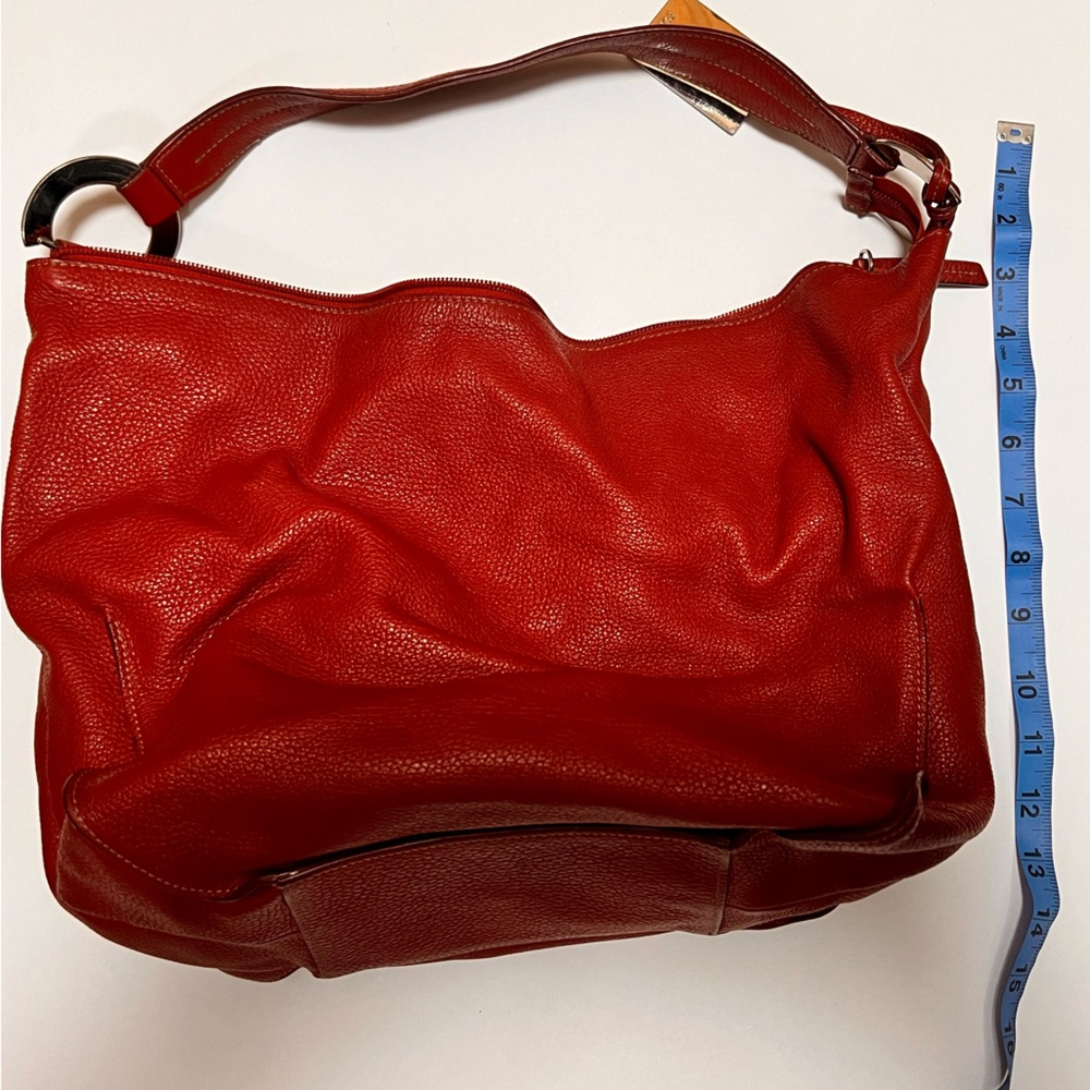 Vintage FURLA Red Pebble Leather. In great condition. Large with silver hardware - Picture 10 of 15